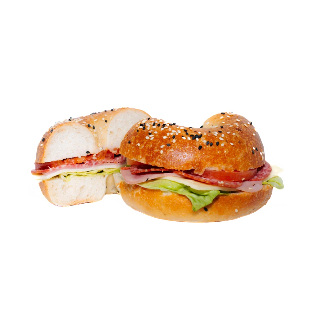 Bagel cu șuncă și salam